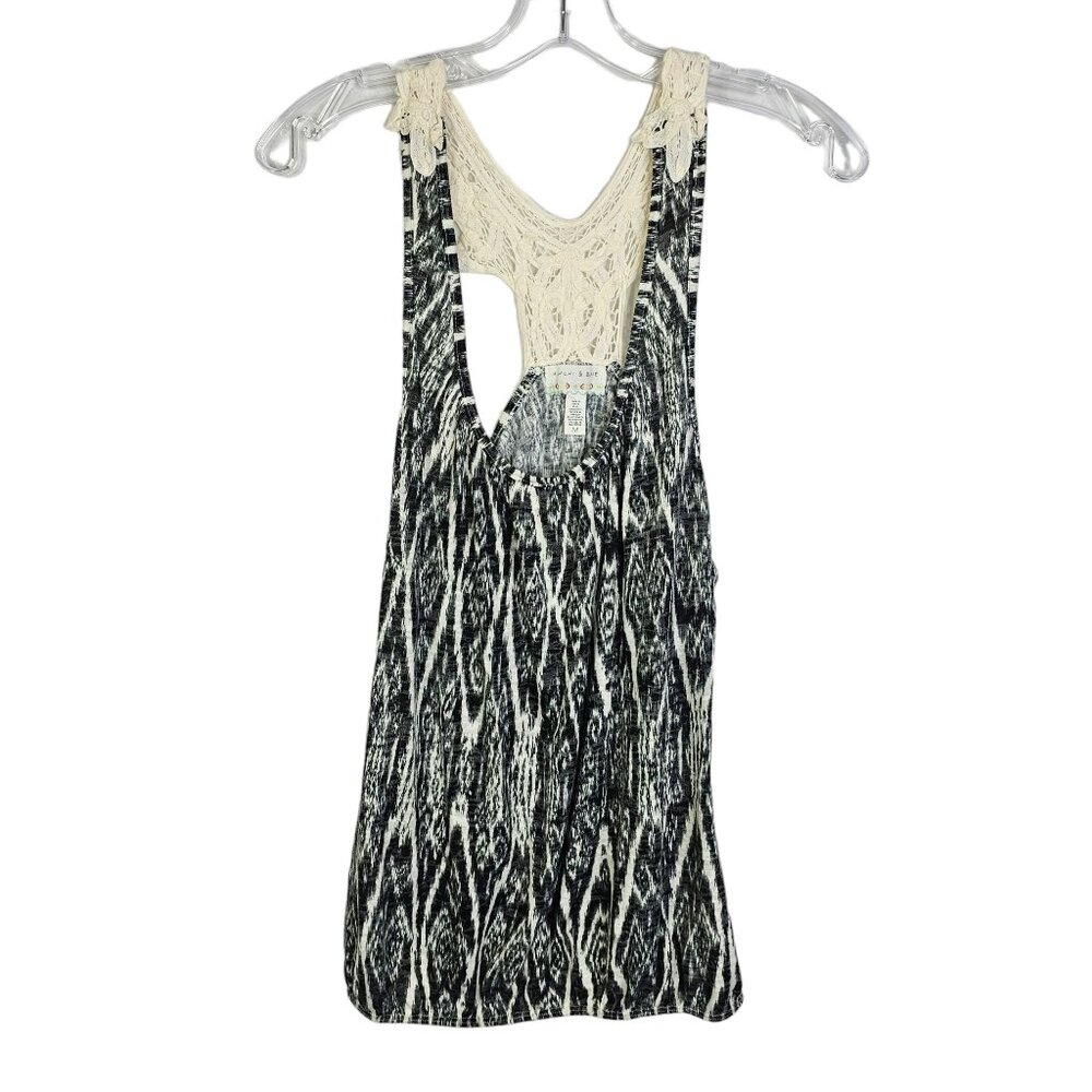 Kimchi & Blue Women Medium Gray White Embroidered Racerback Tank Top